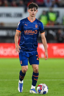 Blackpool 'un Charlie Patino # 28' i, 14 Eylül 202 'de New York, Rotherham, İngiltere' de oynanan Gökyüzü İddia Şampiyonası maçında Rotherham United 'a karşı Blackpool maçında dövüşüyor.