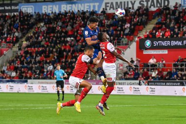 Blackpool 'dan Jordan Lawrence-Gabriel # 4 numara, 14 Eylül 202' de New York Stadyumu 'nda oynanan Gökyüzü İddia Şampiyonası maçında golü kazandı.