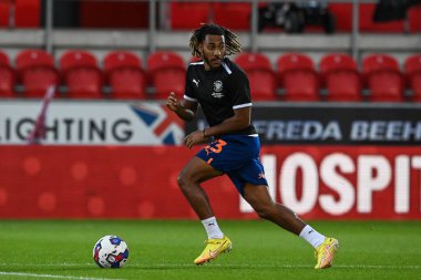 Blackpool 'dan Dominic Thompson # 23 maç öncesi ısınma maçı öncesinde Rotherham United - Blackpool maçı New York Stadyumu, Rotherham, İngiltere, 14 Eylül 202