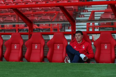 Nottingham Ormanı 'ndan Giulian Biancone # 2 Premier Lig maçından önce kürsüde yerini aldı Nottingham Forest Fulham' a karşı City Ground, Nottingham, İngiltere, 16 Eylül 202