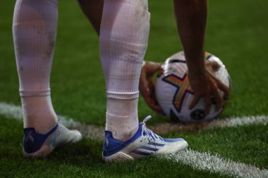 Fulham 'dan Andreas Pereira # 18 Premier League maçı sırasında Nottingham Forest Fulham' a karşı City Ground, Nottingham, İngiltere 'de 16 Eylül 202' de köşeyi dönmeye hazırlanıyor.