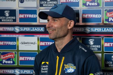 Leeds Rhinos 'un baş antrenörü Rohan Smith, Betfred Warriors - Leeds Rhinos maçı öncesinde 16 Eylül 202' de Wigan Warriors - Leeds Rhinos maçında Jenna Brook ile röportaj yaptı.