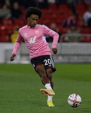 Willian # 20 Fulham Premier Lig maçında maç öncesi ısınma sırasında Nottingham Forest Fulham 'a karşı City Ground, Nottingham, İngiltere, 16 Eylül 202