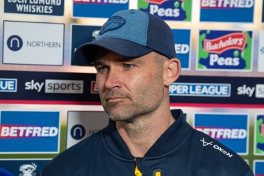 Leeds Rhinos 'un baş antrenörü Rohan Smith, Betfred Warriors - Leeds Rhinos maçı öncesinde 16 Eylül 202' de Wigan Warriors - Leeds Rhinos maçında Jenna Brook ile röportaj yaptı.