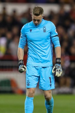 Nottingham Ormanı 'ndan dekan Henderson # 1 Premier League maçında yere bakıyor Nottingham Forest Fulham' a karşı City Ground, Nottingham, İngiltere, 16 Eylül 202