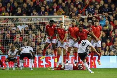 Fulham 'dan Andreas Pereira # 18 Premier League maçında Nottingham Forest Fulham' a karşı City Ground, Nottingham, İngiltere 'de 16 Eylül 202' de serbest atış yaptı.