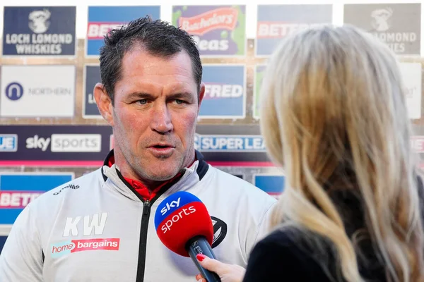 Sky Sports Jenna Brooks Interviews Kristian Woolf Head Coach Helens — Stock Photo, Image