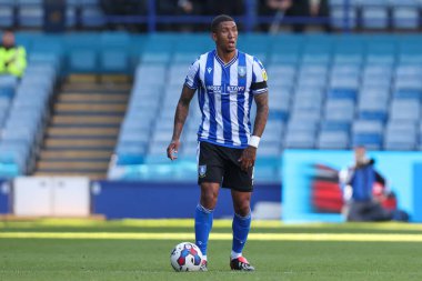 Sheffield Wednesday 'den Liam Palmer 17 Eylül 202' de Sheffield Wednesday 'in Hillsborough, Sheffield, İngiltere' deki Ipswich Town maçında topu sürüyor.