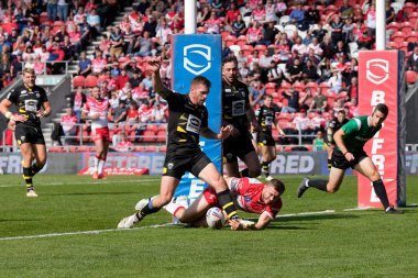 St Helens 'den Joe Batchelor 17 Eylül 202' de St Helens ile Salford Red Devils arasında oynanan Betfred Süper Lig maçı için iniş yaptı.