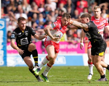 St Helens 4. Mark Percival, 17 Eylül 202 'de St Helens ile Salford Red Devils arasında oynanan Betfred Süper Lig karşılaşmasında ilk hamlesini yaptı.