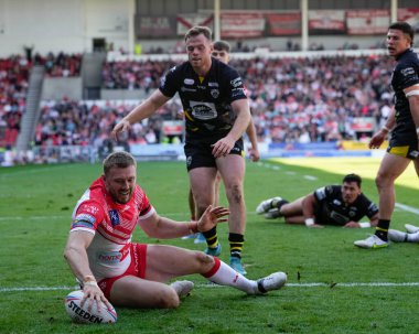 St Helens 'ten Joe Batchelor, 17 Eylül 202' de St Helens 'e karşı Salford Red Devils' in oynadığı Betfred Süper Lig maçında ikinci kez sahaya çıkıyor.