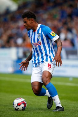 Huddersfield Town 'dan Tino Anjorin # 8. Huddersfield Şampiyonası maçı Huddersfield Town - Cardiff City maçı sırasında John Smith Stadyumu, Huddersfield, Birleşik Krallık, 17 Eylül 202