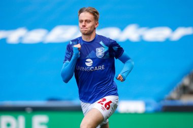 Huddersfield Town 'dan Pat Jones 17 Eylül 202' de John Smith Stadyumu 'nda oynanan Huddersfield Town, Cardiff City maçından önce ısınıyor.