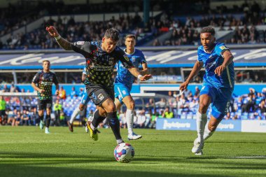 Coventry City 'den Gustavo Hamer 17 Eylül 202' de Birmingham City ile Coventry City arasındaki maçta topla koşuyor.