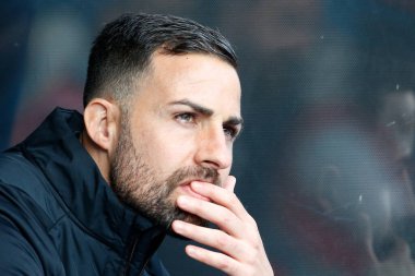 Narcis Pelach Huddersfield Town 'ın geçici antrenörü Huddersfield Town - Cardiff City maçında John Smith' in Stadyumu, Huddersfield, Birleşik Krallık, 17 Eylül 202