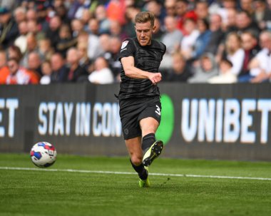 Hull City 'den Callum Elder # 3 Sky Bet Şampiyonası maçında Swansea City, Hull City' ye karşı Swansea.com Stadyumu, Swansea.com, İngiltere, 17 Eylül 202