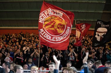 Middlesbrough taraftarları 17 Eylül 202 'de İngiltere' nin Riverside Stadyumu 'nda oynanan Middlesbrough-Rotherham United maçında takımlarına tezahürat yapıyor.