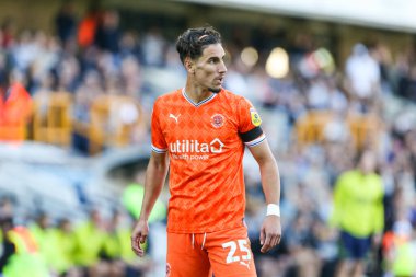 Blackpool 'dan Theo Corbeanu # 25 Sky Bet Şampiyonası maçı sırasında Millwall, Blackpool' a karşı The Den, Londra, İngiltere, 17 Eylül 202