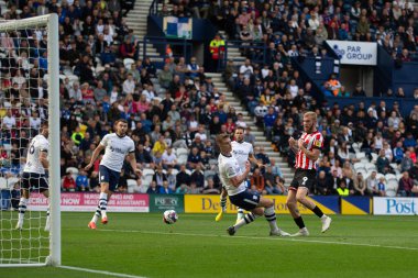 Sheffield United 'dan Oliver McBurnie 17 Eylül 202' de İngiltere 'nin Deepdale kentinde Preston North End' e karşı oynanan Sky Bet Şampiyonası maçında şutunu engelledi.