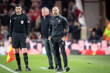 Paul Warne, Rotherham United takımının teknik direktörü Middlesbrough - Rotherham United maçı sırasında Riverside Stadyumu, Middlesbrough, Birleşik Krallık, 17 Eylül 202