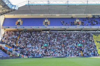 Coventry City taraftarları Gök İddia Şampiyonası maçı sırasında Birmingham City, Birmingham City 'ye karşı St Andrews, Birmingham, İngiltere, 17 Eylül 202