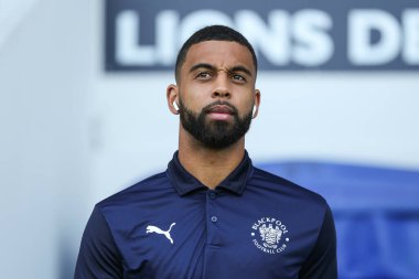 Blackpool 'dan CJ Hamilton # 22 Sky Bet Şampiyonası' ndan önce geliyor Millwall - Blackpool maçı The Den, Londra, İngiltere, 17 Eylül 202