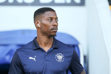 Blackpool 'dan Marvin Ekpiteta # 21 Sky Bet Şampiyonası' ndan önce geliyor Millwall, Blackpool 'a karşı The Den, Londra, İngiltere, 17 Eylül 202