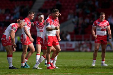 St. Helens 'den Louie McCarthy-Scarsbrook, St Helens - Salford Red Devils maçından sonra St Helens, St Wicked Stadyumu, St Helens, Birleşik Krallık, 17t