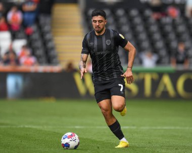 Ozan Tufan # 7 of Hull City Gökyüzü İddia Şampiyonası maçında Swansea City vs Hull City Swansea.com Stadyumu, Swansea.com, İngiltere 17 Eylül 202