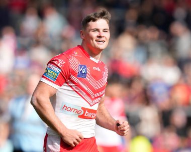 St Helens 'ten Jack Welsby 17 Eylül 202' de St Helens 'in Wicked Stadyumu' nda oynadığı St. Helens - Salford Red Devils maçı sonrasında taraftarlarıyla kutlama yapıyor.