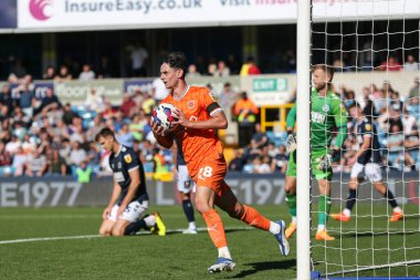 Blackpool 'dan Charlie Patino 17 Eylül 202' de The Den, Londra 'da oynanan Sky Bet Şampiyonası maçında skor sayısını 1-1 olarak kutluyor.