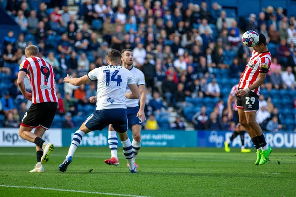 Iliman Ndiaye Van Sheffield United Kopt Bal Mist Tijdens Sky — Stockfoto