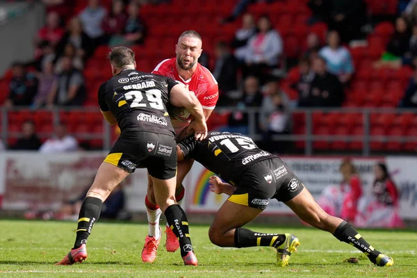 Alex Gerrard King Vuniyayawa Salford Red Devils Tackle Curtis Sironen — Fotografia de Stock