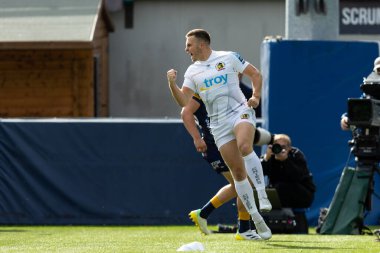 Exeter Chiefs 'ten Joe Simmonds, 18 Eylül 202' de Sixways Stadyumu, Worcester, İngiltere 'de düzenlenen Gallagher Premiership maçında Worcester Warriors - Exeter Chiefs maçında gol atmasını kutluyor.