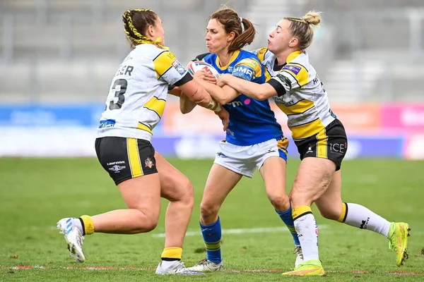 Courtney Winfield Hill Leeds Rhinos Women Tacklas Matilda Butle Och — Stockfoto