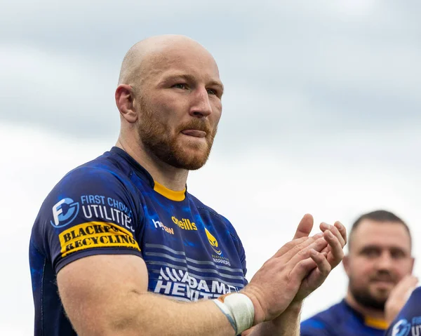 Matt Kvesic Worcester Warriors Aplaude Los Aficionados Locales Después Del — Foto de Stock