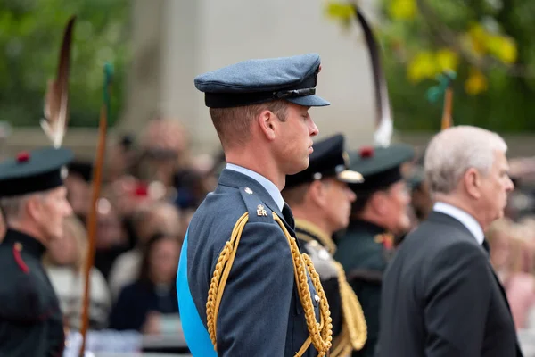 Guillermo Príncipe Gales Durante Procesión Del Ataúd Reina Isabel Hacia — Foto de Stock