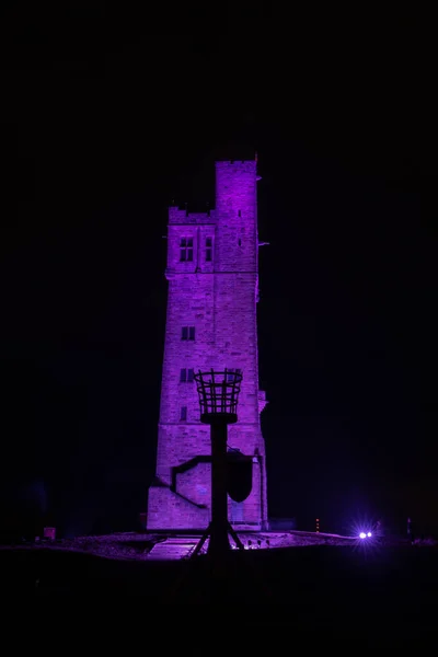 Der Victoria Tower Auf Dem Schlosshügel Erstrahlt Als Hommage Ihre — Stockfoto