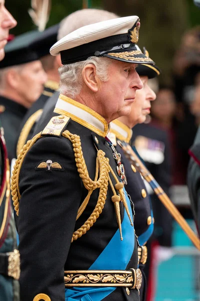 King Charles 111 Olha Para Direita Durante Procissão Caixão Rainha — Fotografia de Stock