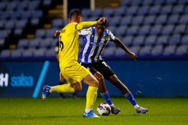 Tyreeq Bakinson # 19 Sheffield Wednesday ve 6 No 'lu Burton Albion Kasabı Papa John' s Trophy maçında Sheffield Çarşamba günü Burton Albion 'a karşı Hillsborough, Sheffield, Birleşik Krallık, 20 Eylül 202