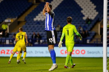 Sheffield Wednesday 'in 13 numarası Callum Paterson, 20 Eylül 202' de İngiltere 'nin başkenti Sheffield' da Çarşamba günü oynanan Papa John 's Trophy maçında tepki gösterdi.