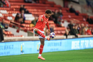 Barnsley 'den William Hondermarck # 23 Papa John' s Trophy maçı sırasında topu kontrol ediyor Barnsley - Newcastle United U21 Oakwell, Barnsley, İngiltere, 20 Eylül 202