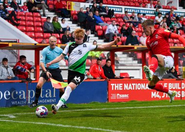 Plymouth Argyle orta saha oyuncusu William Jenkins Davies (44), Papa John 's Trophy maçı Swindon Town - Plymouth Argyle maçında 20 Eylül 202' de County Ground, Swindon, İngiltere