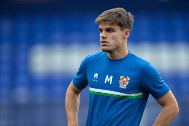Tranmere Rovers 'ın 29 numaralı Max Fisher, 20 Eylül 202' de Birkenhead, İngiltere 'deki Prenton Park' ta oynanan Papa John 's Trophy karşılaşmasında ısındı.