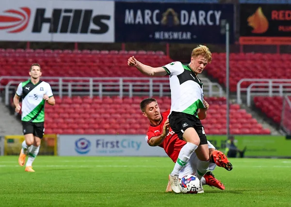 Plymouth Argyle Mediocampista William Jenkins Davies Bfb Durante Partido Papa — Foto de Stock