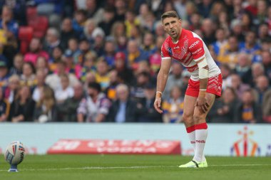 St Helens 'den Tommy Makinson 25. Betfred Süper Lig Büyük Finali' nde gol atma vuruşunu yaptı. St Helens - Leeds Rhinos maçı, Old Trafford, Manchester, İngiltere, 24 Eylül 202