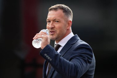 Hull KR baş antrenörü ve eski Leeds Gergedan oyuncusu Danny McGuire, 23 Eylül 202 tarihinde Old Trafford, Manchester, İngiltere 'de oynanan 25. Betfred Süper Lig Süper Lig Finali öncesinde Old Trafford Stadyumu' na geldiler.