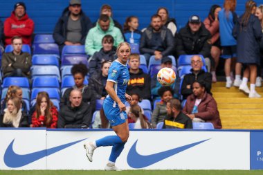 Birmingham City 'den Ashley Hodson, The Fa Women' s Super League maçında topu sürüyor Birmingham City Women vs Coventry United Women, St Andrews, Birmingham, Birleşik Krallık 'ta, 25 Eylül 202