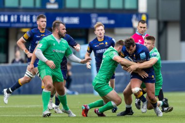 Worcester Warriors 'un kaptanı Francois Venter, 24 Eylül 202' de Sixways Stadyumu, Worcester, İngiltere 'de oynanan Gallagher Premiership maçı Worcester Warriors - Newcastle Falcons maçında çifte savunma yaptı.