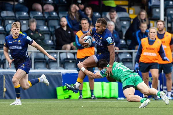 Ollie Lawrence Worcester Warriors Abordado Por Mateo Carreras Newcastle Falcons —  Fotos de Stock